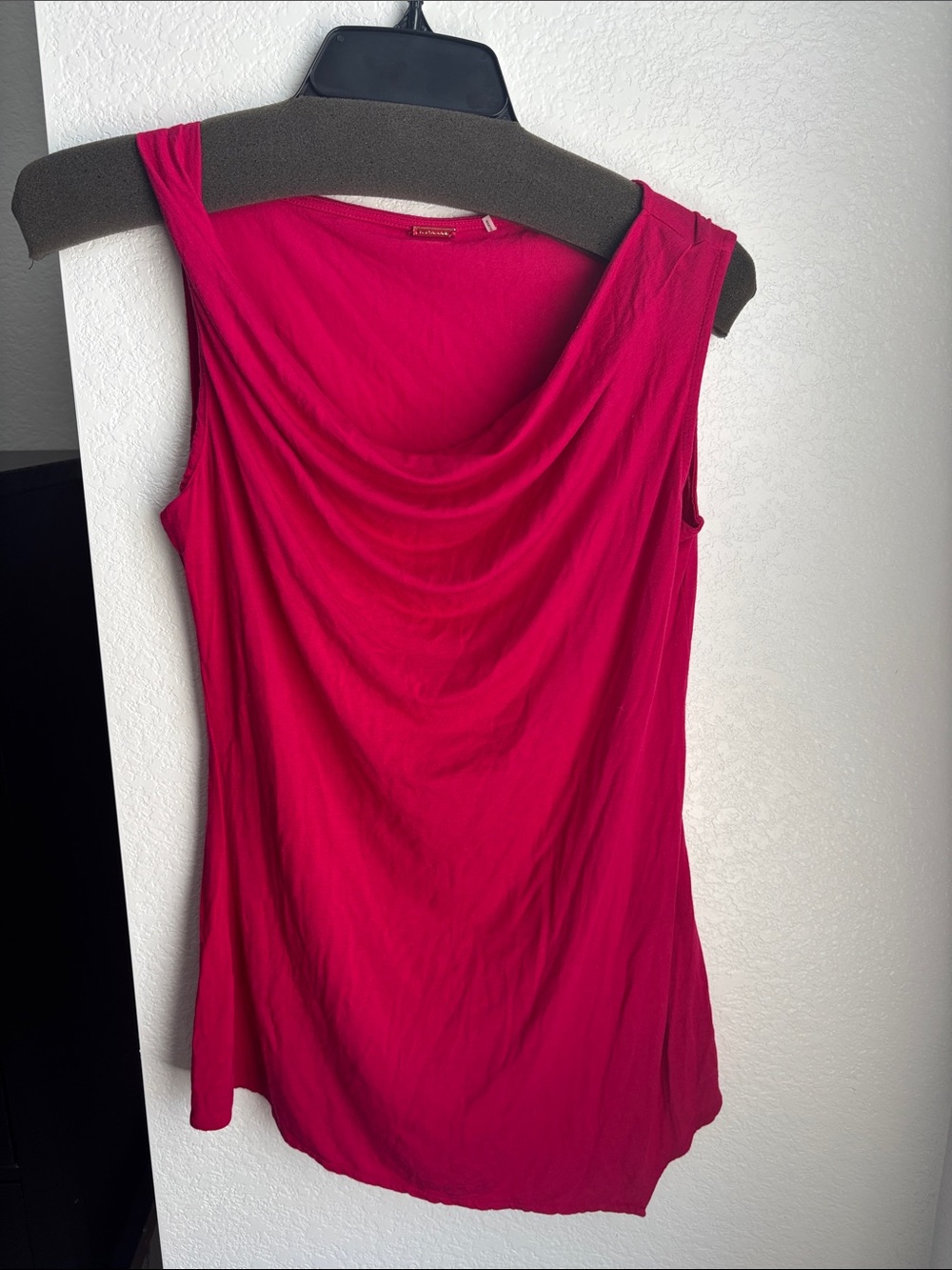 Elie Tahari Fuchsia Draped Neck Sleeveless Asymmetric Tank